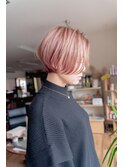 ショートボブ　ピンクベージュ