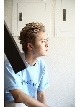 アルニコ エム 松戸駅前(ALNICO .. M) スパイキーショートはブリーチカラーで