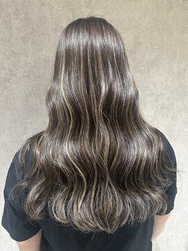 ザブリッジ(the Bridge) 20代30代40代に人気！グレーベージュハイライト×ロング