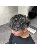 クロー(CROW)&nbsp;波巻きパーマ×ホワイトハイライト