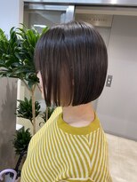 ジエクト ヴィシア(The Ect VIXIA) 前下がり インナーカラー 平行ボブ グレージュ 縮毛矯正