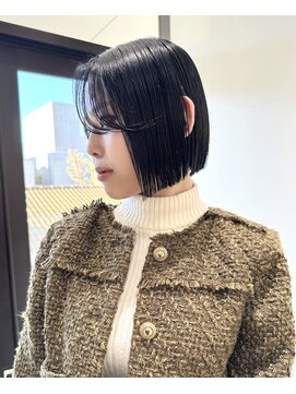 ホロ(hollo) 切りっぱなしボブ_ブルーブラック_ミニボブ_タッセルボブ