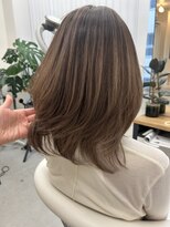 キュー 銀座(cue)&nbsp;自然なバレイヤージュ　自然な透明感×白髪ぼかし