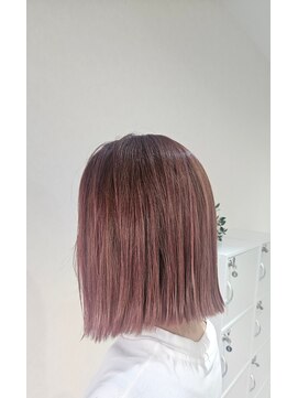 カロレ(Calore) ピンクベージュ前下りボブ