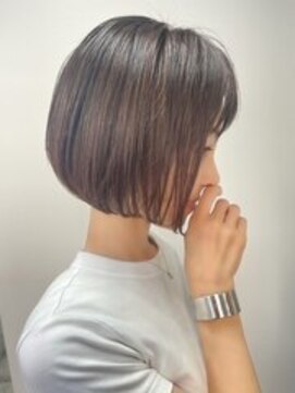 Ruufus恵比寿南/白髪ぼかしハイライト/ショートボブ/髪質改善 ナチュラルストレート丸みショート×ツヤ感【Ruufus】