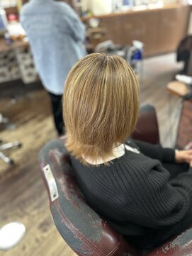 アート(art) 白髪もデザインとして楽しむ白髪ぼかしハイライト