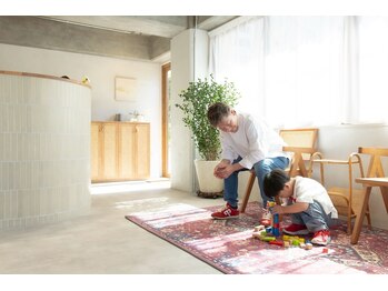 ヨハク(yohaku)の写真/お子様連れでもOK！うる艶髪を叶えるyohakuで、あなたの魅力を引き出す特別なスタイルに出会おう！