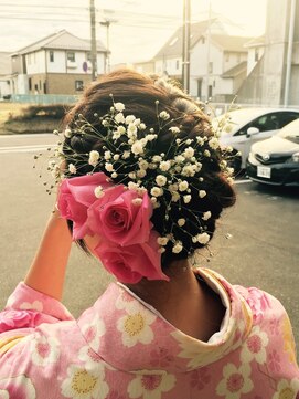 ラフォンテ ドゥーエ(LA FONTE due) 卒業式華やかヘアアレンジ