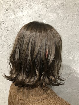 イズ 札幌店(is) 外ハネカーキアッシュ