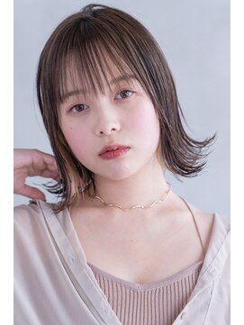 エイミー(Aimee) Aimee 外ハネシースルーバング×アッシュグレージュ