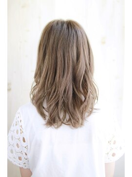 オティアプラスエヌ(OTTIA+n) 20代30代40代　無理のない女らしさくびれセミディ【松山】