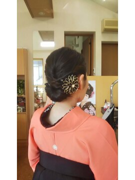 ミナル美容室 卒業袴ヘアー