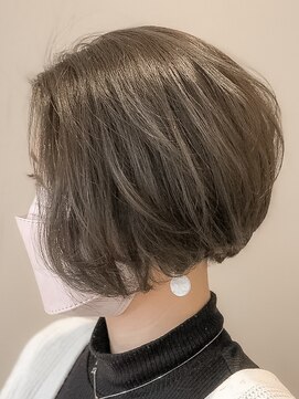 ビースリー ロア ふんわりハンサムショートボブ×イルミナカラー 2022/3/12