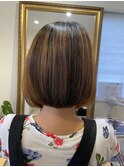 個性派前下がりボブ