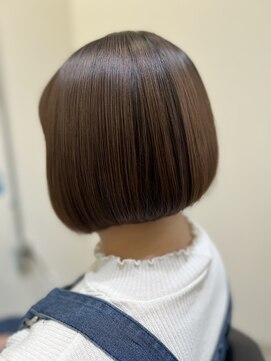 クオリヘアー(Quali hair) 前下がり艶ボブ