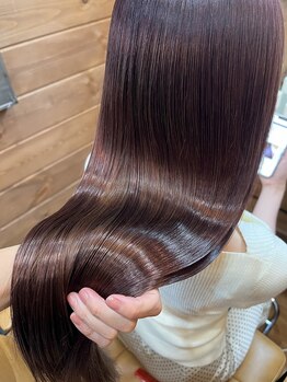ナイスデー(NICE DAY)の写真/絶妙な力加減で思わずうたた寝…。凝り固まった頭皮をほぐす丁寧なヘッドマッサージで、極上の癒し時間を。