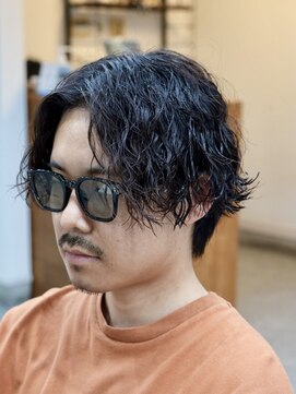 フゥ 宇都宮(FeU) 波巻きスパイラル/センターパート/大人パーマ