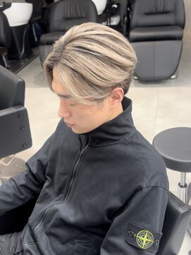 ジゼル 小倉(GiseL) バレイヤージュ/前下がりセンターパート