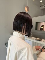 ムーム(Momb)&nbsp;酸性ストレートでプツッとボブ