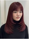 セミロングレイヤーカット顔周りレイヤー前髪ありチェリーレッド