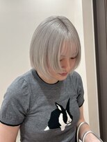 ユウル 横浜(juhl.)&nbsp;アッシュブロンドホワイトシルバーブリーチダブルカラーレイヤー