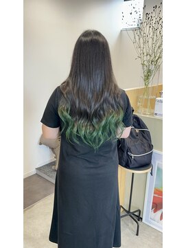 ハイク(HYKE) 派手に見せない毛先で遊ぶデザインカラー