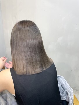 リレーション(Relation) 切りっぱなしボブ×グレージュカラーくびれヘアウォームブラウン