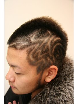 リオビーシンジュク(Rio B SHINJUKU) グラフティ・トライバル