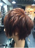 ショートウルフスタイル　毛先暗めグラデーション