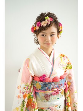 アチーブ ヘア デザイン(achieve hair design) 成人式ヘアセット 大人可愛い華やか編み込みスタイル 着物 花