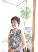 縦長のシルエットのショートスタイル