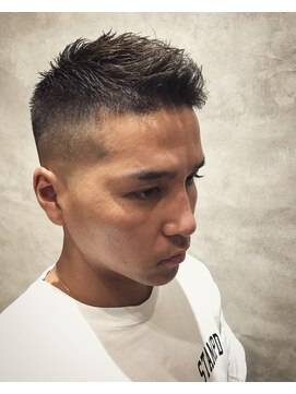 フォーコーナーズ(Four Corners) スキンフェード・フェザーアップ