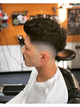 バーバーショップ エイチツー(BARBERSHOP H2) フェードパーマ