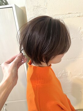 アンビエンテ(ambiente) ショートボブ　前髪なし【坂根】