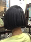 襟足すっきり重めのショートボブスタイル 藤枝美容室