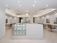 表参道・銀座で人気のサロンが横浜西口に☆［横浜西口 髪質改善 縮毛矯正 ブリーチ ショート ボブ］