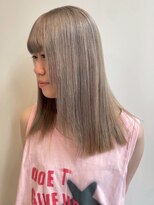 ベルフェミンキルン(Belle femin kilun) 切りっぱなし アッシュグレージュ 髪質改善 顔周りカット 20代