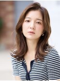 ミディアムボブ×外はねレイヤー
