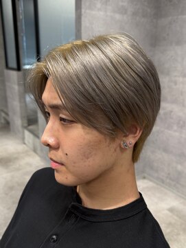ルイス(L'wis) グレージュ シルバー メンズブリーチ ハイトーン 渋谷