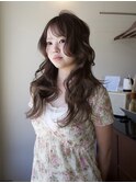 ロングレイヤーにエアリーな質感で