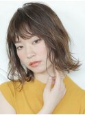フェザー質感で軽やかボブ