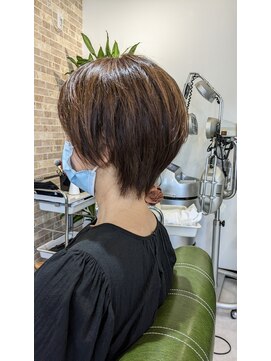 モーネ(Mone) スッキリコンパクトに！くびれショート