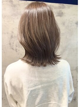 ナイロン 西葛西店(NYLON.) ☆外ハネくびれミディ☆