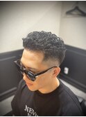 スキンフェードオールバック無造作パーマスタイル 七三 田町