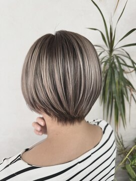 ヴィフ 大船(VIF) バレイヤージュ/ハイライト/ダブルカラー/ケアブリーチ/ボブ