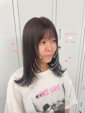 ヌーヴェル(nouvelle) グレージュ×顔まわりレイヤーカット