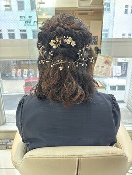 ヘアアンドデイスパ アグー(hair&dayspa AGU) 【横須賀中央　AGU】　多毛の方でもできるハーフアップセット