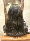 赤みを消してくれるオリーブカラー♪