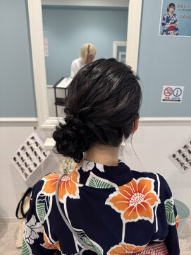 ホワイト 東京新宿店(White) サイドお団子スタイル