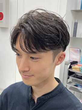 レタッチ バイ フィフス 天神大名(RETOUCH by fifth) 天神大名ニュアンスパーマメンズパーマセンターパート30代